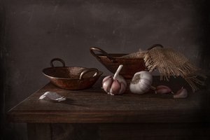 Rustikales Knoblauch Stillleben von Margareth Perfoncio