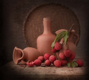 Rustikales Litschi-Stillleben von Margareth Perfoncio