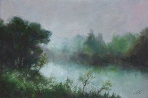 Neblige Flusslandschaft
