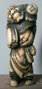 Japanisches Netsuke eines chinesischen Tänzers und Kindes, 18. Jahrhundert