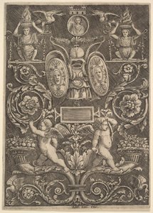 Ein Ornamentfeld, Putti stehen im unteren Abschnitt auf einem Füllhorn
