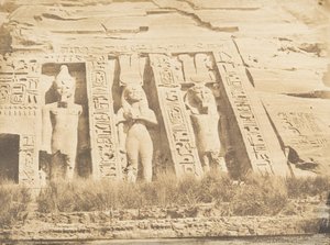 Hälfte der Fassade des Spéos von Athor in Abousembil, nördlicher Teil, März 1850 von Maxime Du Camp