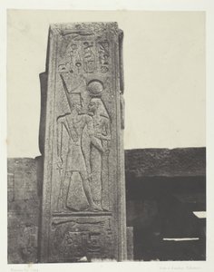 Palast von Karnak, Säule vor dem Granitheiligtum; Theben von Maxime Du Camp