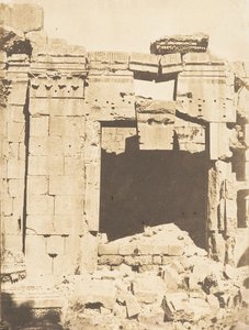 Porte du Temple de Jupiter, in Baalbek Heliopolis, September 1850 von Maxime Du Camp