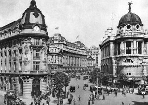 Der westliche Eingang zum Aldwych Crescent, London, 1926-1927