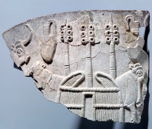 Mesopotamien: Relief einer Stall-Szene auf einem Fragment einer Vase im Stil von Uruk. Region Sumer. 3300 v. Chr. Paris, Louvre Museum von Mesopotamian School