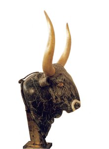 Minoische Kunst: Rhyton in Form eines Stierkopfes aus dem Kleinen Palast von Knossos auf Kreta. 1550-1500 v. Chr. Heraklion, Archäologisches Museum