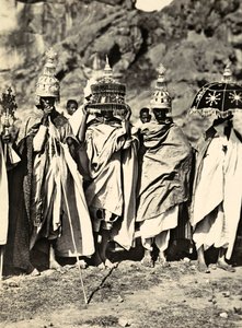 „Ein Imperium aufbauen“ im faschistischen Zeitalter: eine Gruppe abessinischer Priester, 09/05/1936