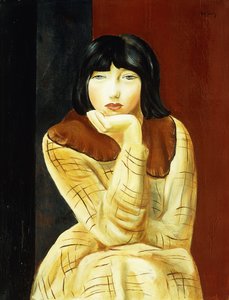 Sitzende junge Frau