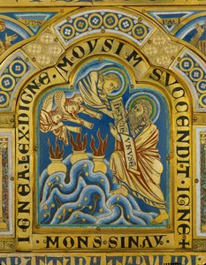 Gott gibt Moses die Zehn Gebote, während Engel Trompeten blasen