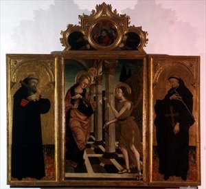 Triptychon: Zentrales Panel zeigt die Verkündigung mit Gott oben und Seitenpanels mit zwei Heiligen