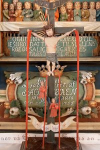 Christus am Kreuz, Detail des Altars (bemaltes Holz)