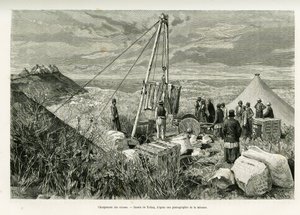 Verladen der Kisten archäologischer Ausgrabungen, Persien. Gravur von Tofani zur Illustration der Geschichte „A Suse“ von Oswaldo Tofani