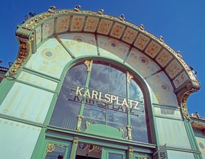 Ansicht der Stadtbahn am Karlsplatz
