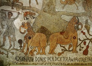 Zwei Elefanten an den Wurzeln des Lebensbaums von Pantaleone Pantaleone