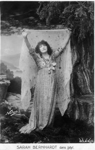 Henriette Rosine Bernard alias Sarah Bernhardt (1844-1923) als Izëyl, Postkarte (s/w Foto)