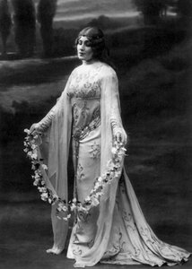 Marguerite Carré als Mélisande in der Oper Pelléas et Mélisande von Claude Debussy im Jahr 1911, Foto von Paul Nadar von Paul Nadar