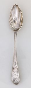 Geriffelter Teelöffel (um 1785)