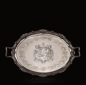 George III Teetablett mit heraldischer Gravur von Paul Storr