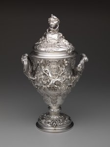 Gedeckter Becher, 1742