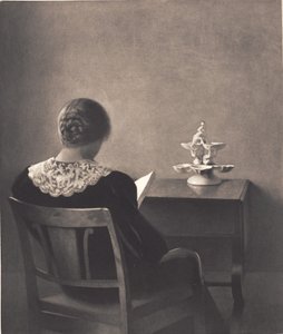 Lesende Dame