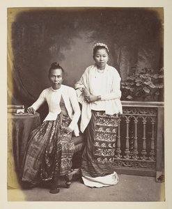 Porträt eines burmesischen Mannes und seiner Frau, Fotograf: Klier, Philip Adolphe Gladstone Sammlung von Philip Adolphe Klier