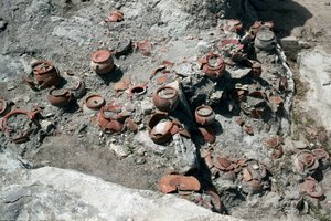 Zivilisation der Phönizier: Überreste von Vasen, Fundort der punischen Stadt Sulcis von Phoenician Phoenician