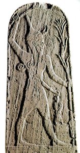 Phönizische Kunst: Kalksteinstatue des Gottes Baal mit Blitz von Phoenician Phoenician