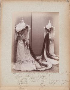Albumseite: House of Worth, Ballkleid von Photographer French