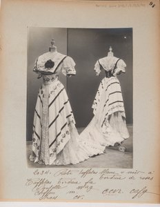 Albumseite: House of Worth, Abendkleid von Photographer French