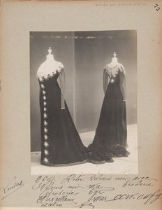 Albumseite: House of Worth, Abendkleid von Photographer French