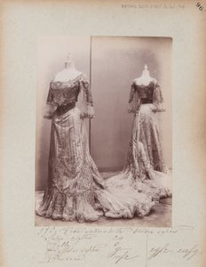 Albumseite: House of Worth, Abendkleid von Photographer French