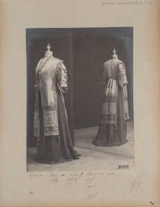 Albumseite: House of Worth, Jacke von Photographer French