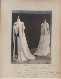 Albumseite: House of Worth, Teekleid von Photographer French
