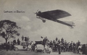 Der französische Flieger Hubert Latham in Berlin