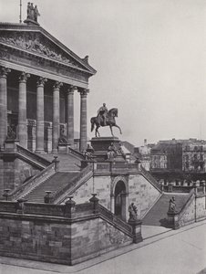 Nationalgalerie und Denkmal Friedrich Wilhelm IV. von Photographer German