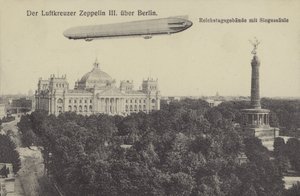 Zeppelin LZ III über Berlin von Photographer German