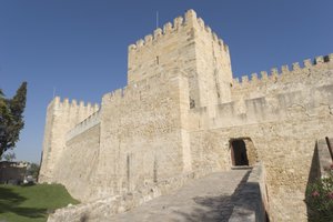 Außenansicht der Burg von Portuguese School