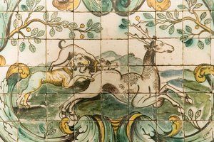 Majolika-Fliesen, die Hunde zeigen, die ein Reh jagen, aus dem Jagdzimmer im Palacio da Praia, Belem, ca. 1680