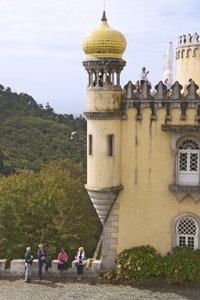 Ansicht eines Kuppelturms von Portuguese School