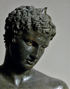 Griechische Kunst: Bronzestatue des „Jünglings von Marathon“ (Ephebe), die Hermes darstellt