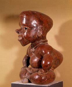 Präkolumbianische Kunst: Statuette eines nackten Buckligen von Pre Columbian Pre Columbian