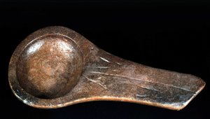 Lampe des Magdalénien aus Lascaux - Musée des Antiquités de Saint-Germain-en-Laye von Prehistoric Prehistoric