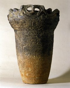 Große Terrakottavase aus der Jomon-Zeit (prähistorische Zeit in Japan). Rom, Nationalmuseum für orientalische Kunst. von Prehistoric Prehistoric