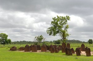 Urgeschichte: Megalithischer Steinkreis von Wassu, Gambia (Foto) von Prehistoric Prehistoric
