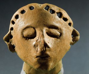 Prähistorie, Kultur von Cucuteni-Trypillia: Kopf einer Tonstatue. 3000 v. Chr. Neolithikum, Steinzeit. Kischinau, Historisches Institut der Wissenschaften der Republik Moldau