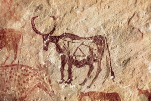 Felsmalerei: Darstellung eines Hirsches. Höhle von Tadrart Acacus, Libyen