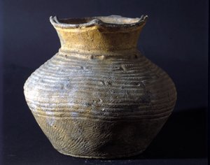 Terrakotta-Topf aus der Jomon-Periode (Periode der Vorgeschichte in Japan). Rom, Nationalmuseum für Orientalische Kunst von Prehistoric Prehistoric