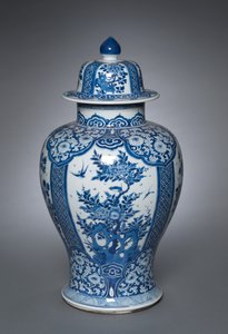 Vase mit Deckel, 1662-1722