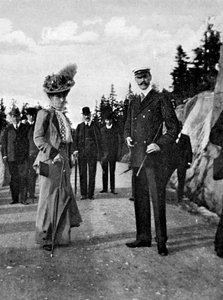 König Haakon VII. von Norwegen mit seiner Frau Königin Maud